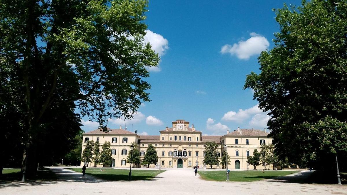 Апартаменты La Casa Nel Borgo Парма Экстерьер фото